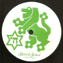 Load image into Gallery viewer, EZ Sniper / DJ Clear : Pussy Dead / Beat X (12")