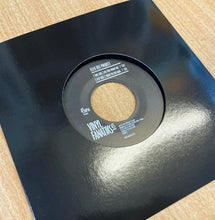 Load image into Gallery viewer, Ellis Dee – Do You Want Me/Rock To The Max (7″ Edits) + Record Adapter  VFS45-002